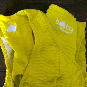 Booty by Brabants - Pistachio - Sports Bra and Leggings Set